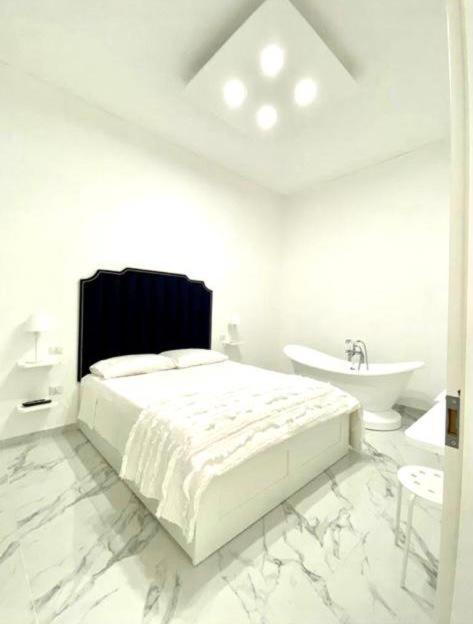Casaflo Apartment เนเปิลส์ ภายนอก รูปภาพ